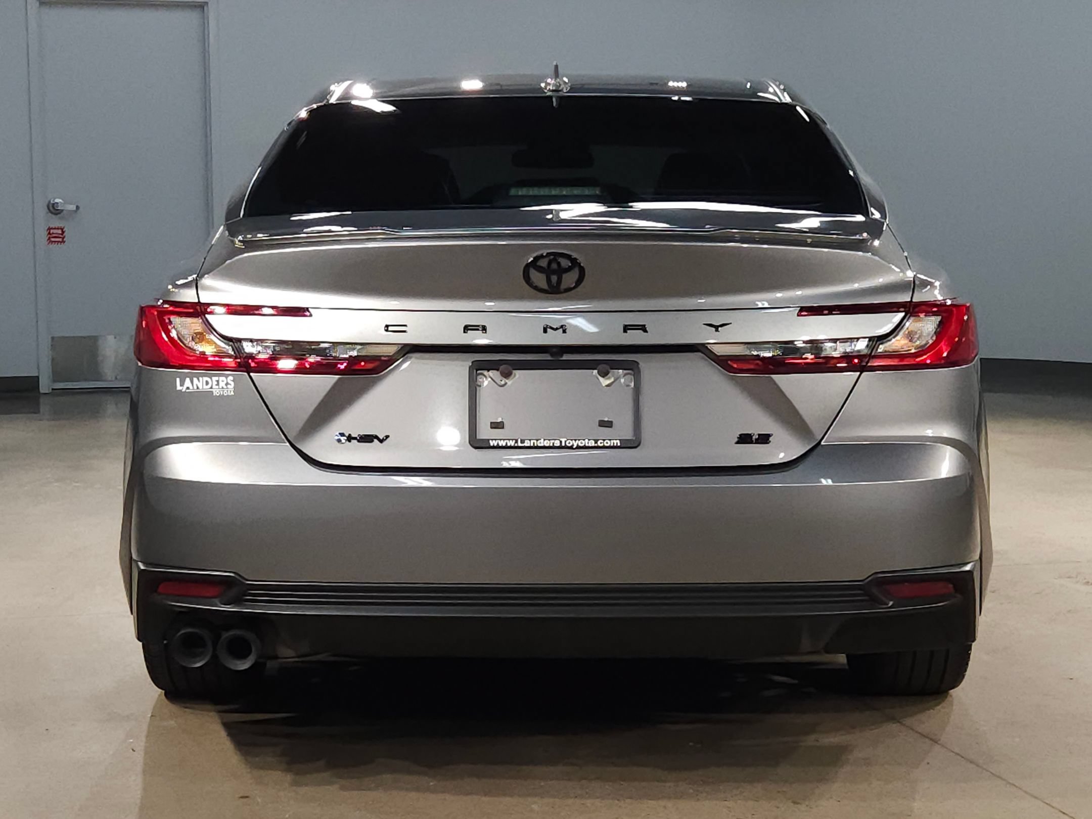 Used 2025 Toyota Camry SE FWD image 6