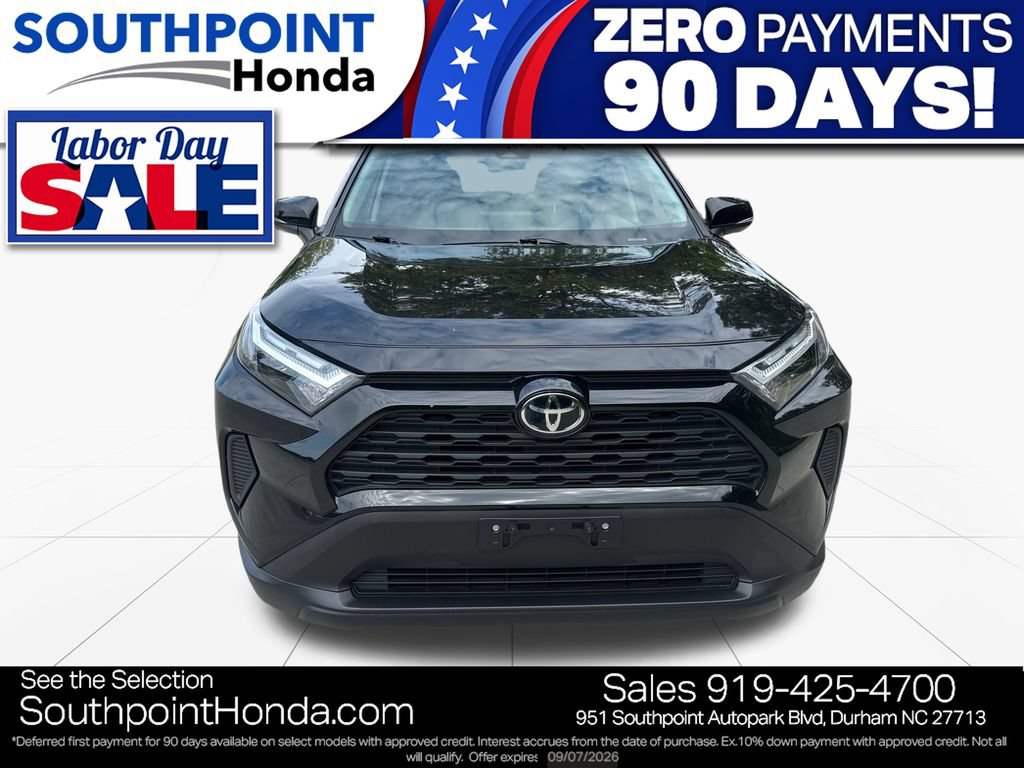 Used 2025 Toyota RAV4 XLE AWD/4WD image 2