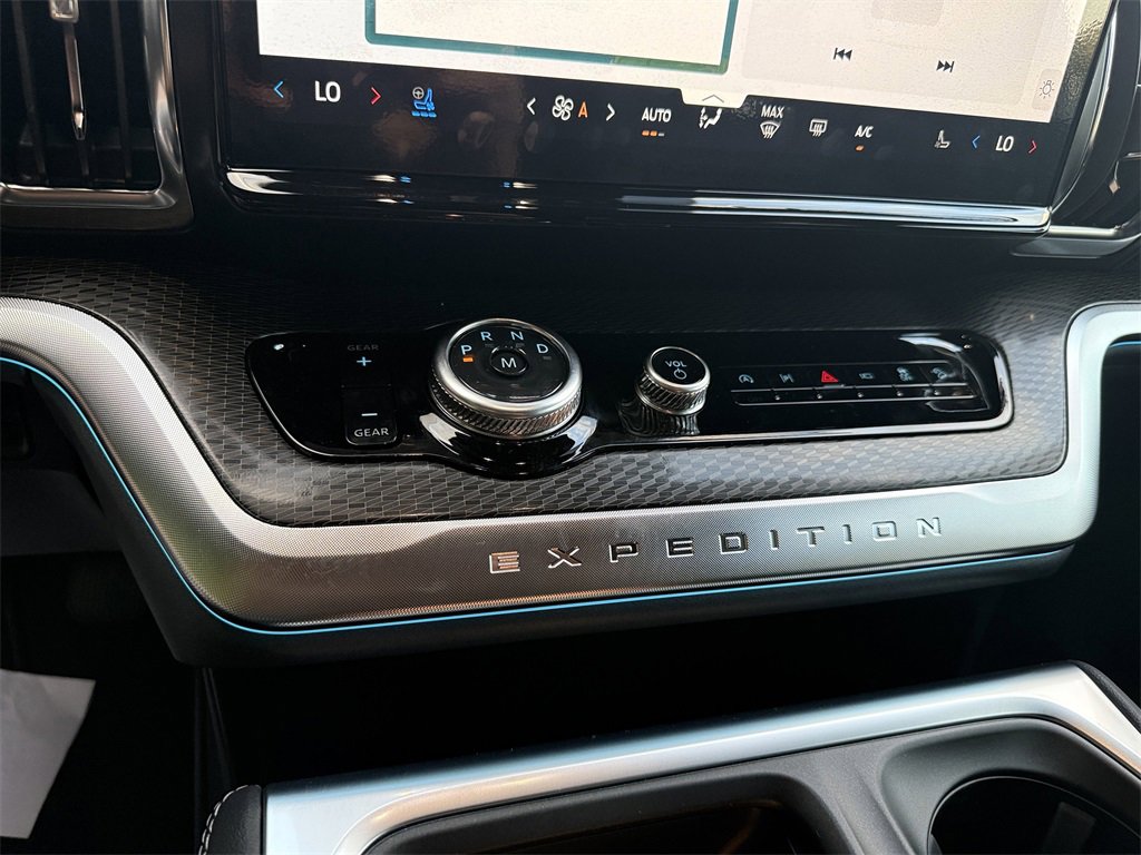 New 2025 Ford Expedition Max Platinum w/ Stealth Performance Package image 29