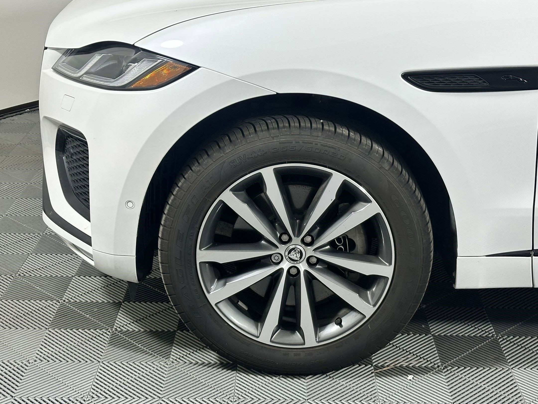 New 2026 Jaguar F-PACE R-Dynamic S image 9
