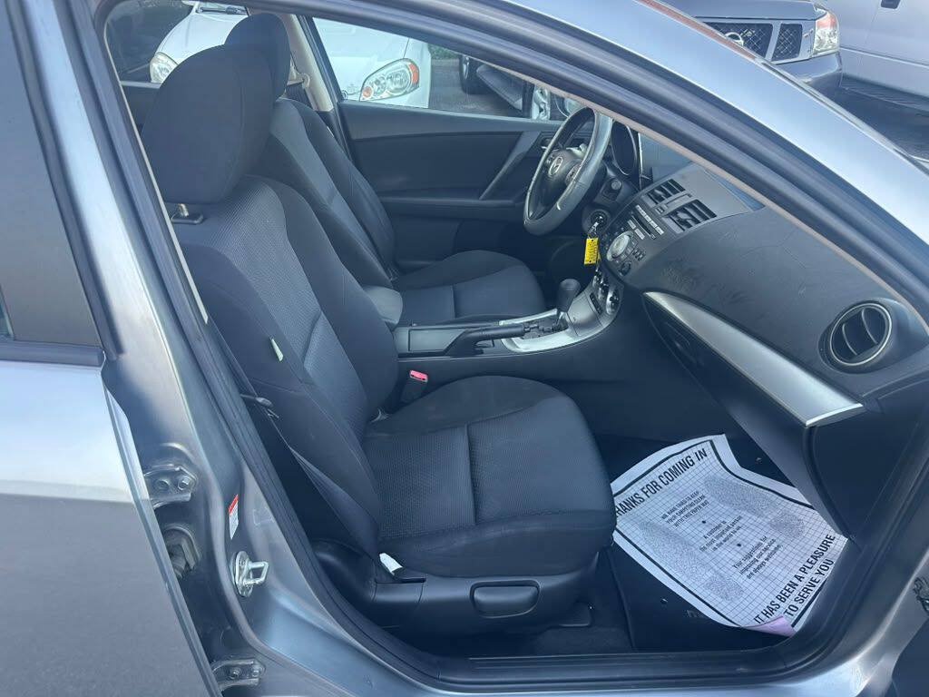 Used 2010 MAZDA MAZDA3 i Touring FWD image 13