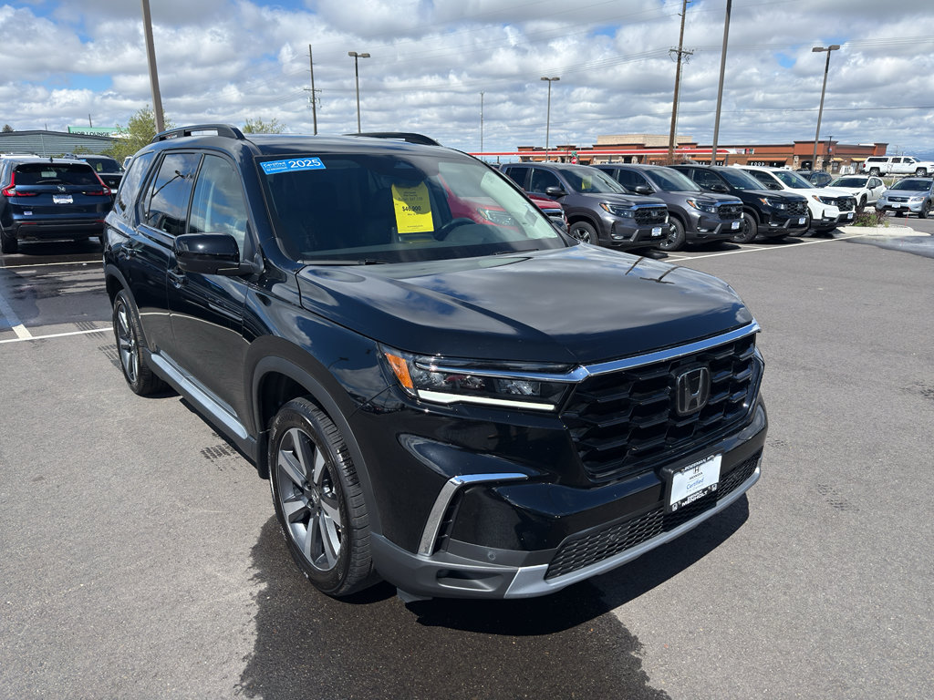 Certified 2025 Honda Pilot Touring image 1