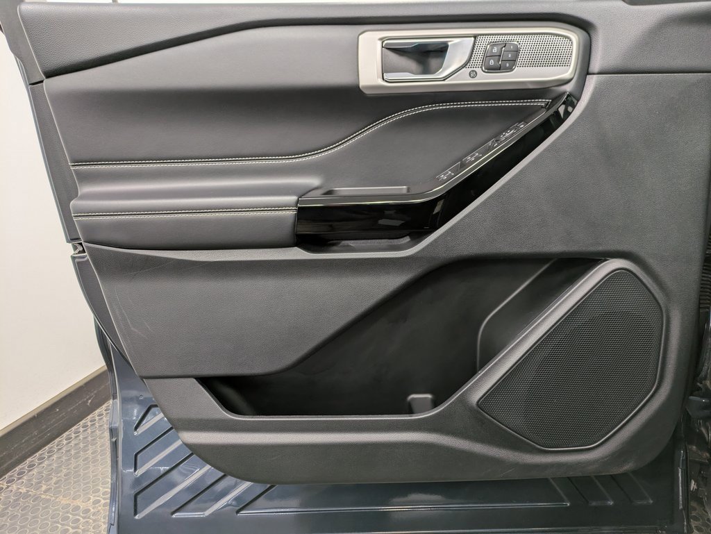 Certified 2022 Ford Explorer ST w/ Equipment Group 401A image 8