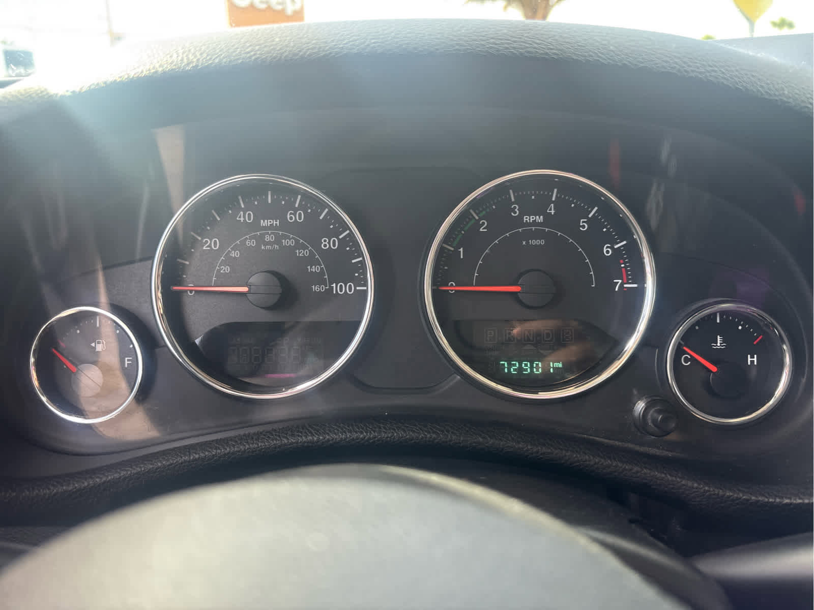 Used 2016 Jeep Wrangler Unlimited Sahara image 12