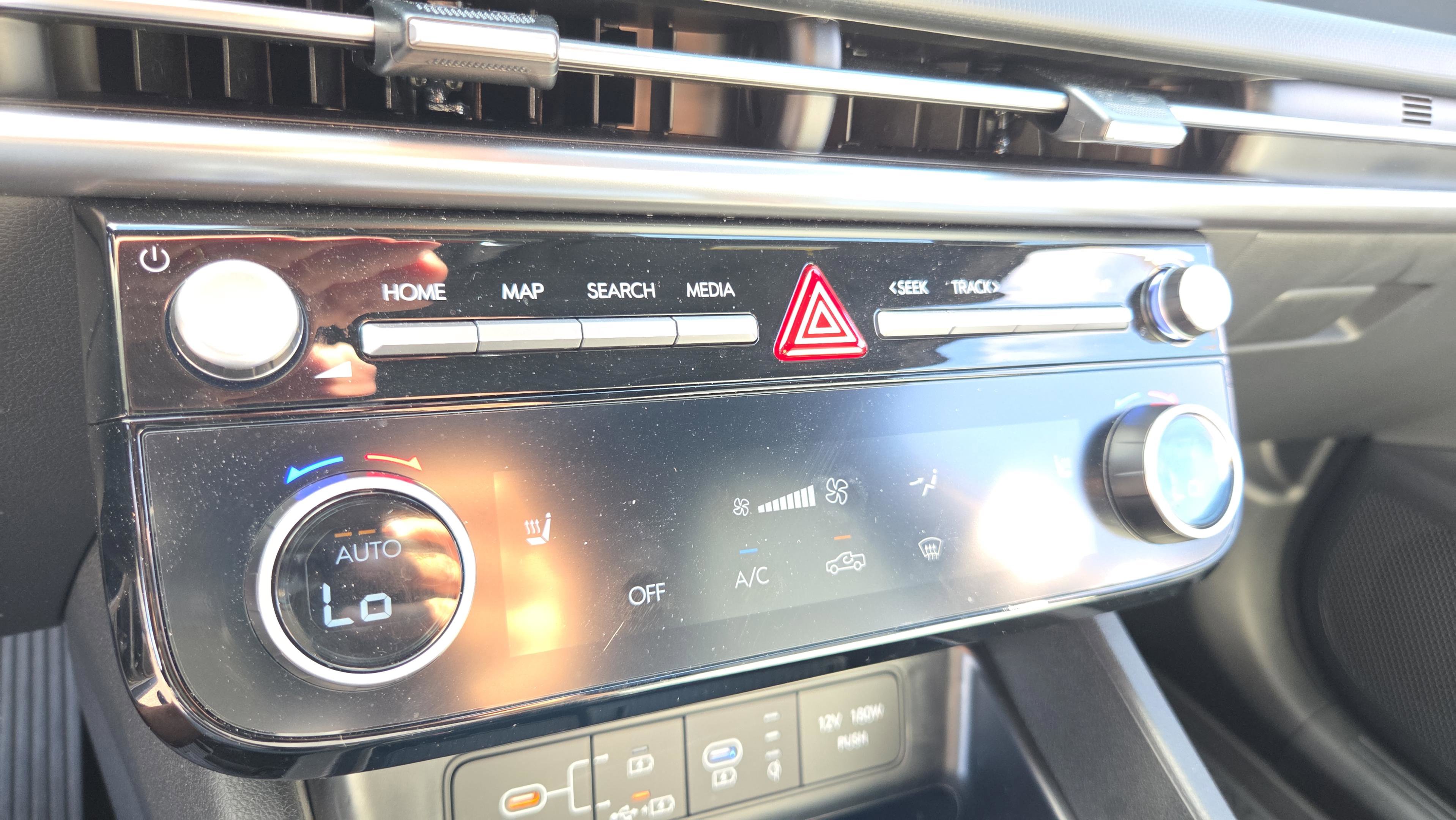 Used 2025 Hyundai Santa Cruz SEL image 25