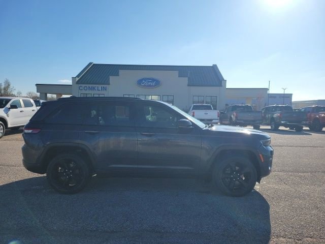 Used 2023 Jeep Grand Cherokee Altitude image 21