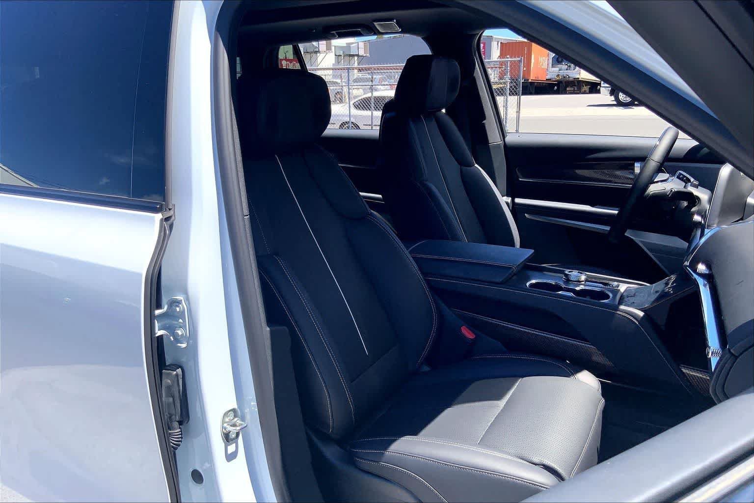 Used 2026 Cadillac Vistiq Sport AWD/4WD image 13