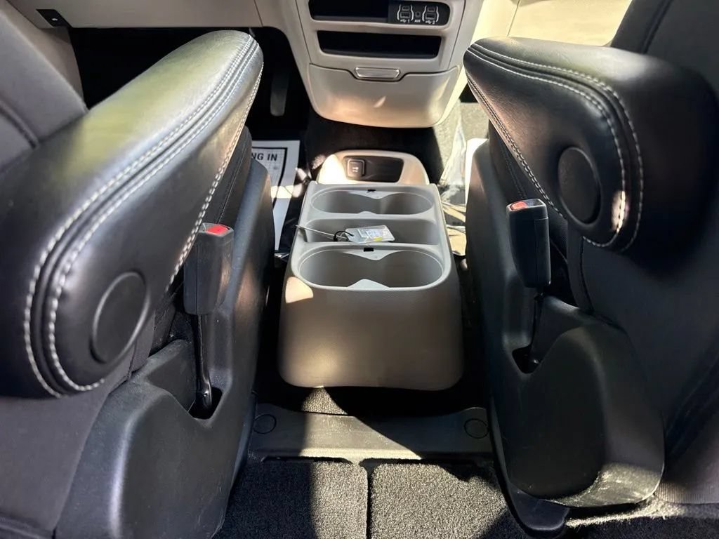 Used 2023 Chrysler Voyager LX FWD image 35