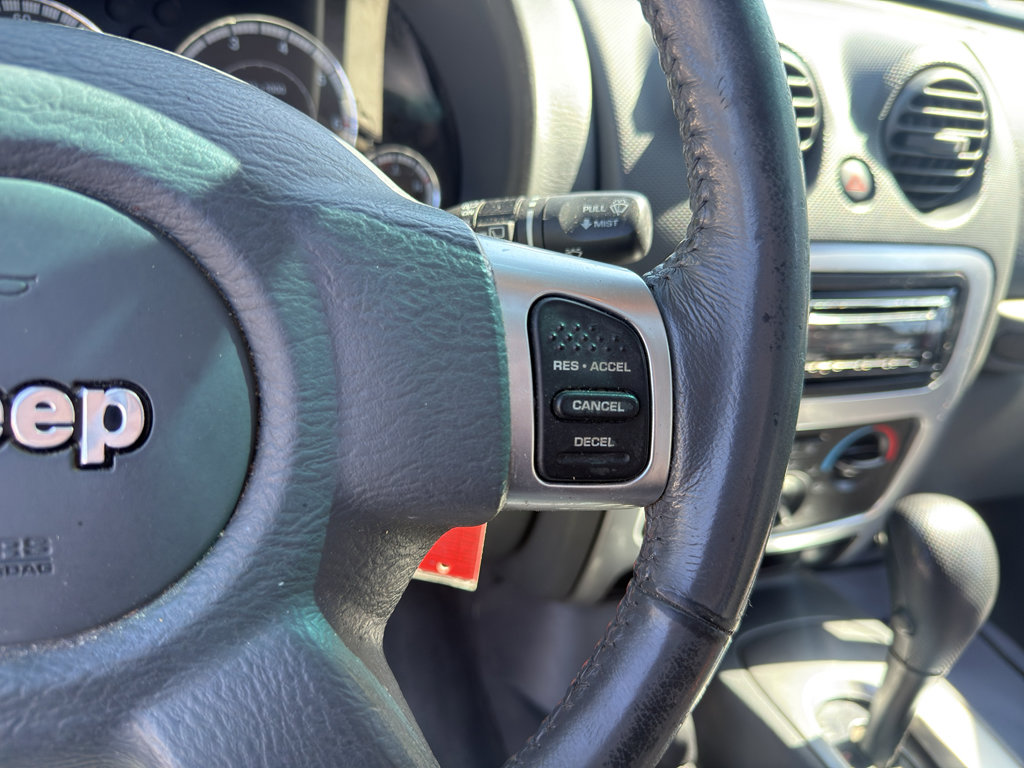Used 2005 Jeep Liberty Limited AWD/4WD image 16