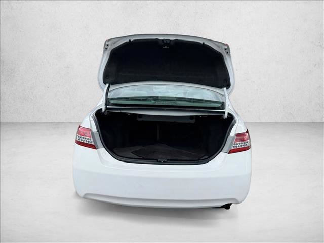 Used 2011 Toyota Camry LE FWD image 7