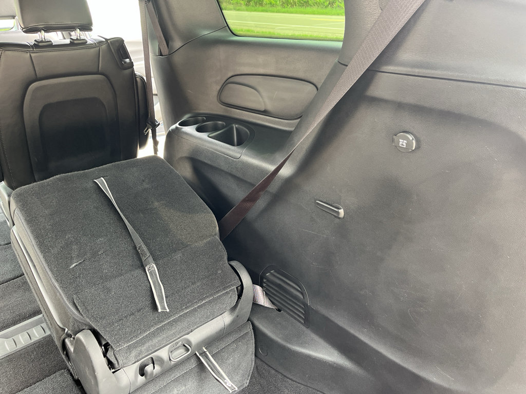 Used 2025 Chrysler Pacifica Select FWD image 35