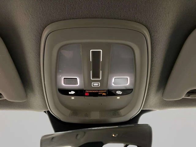 Used 2025 Volvo XC40 B5 Plus AWD/4WD image 84