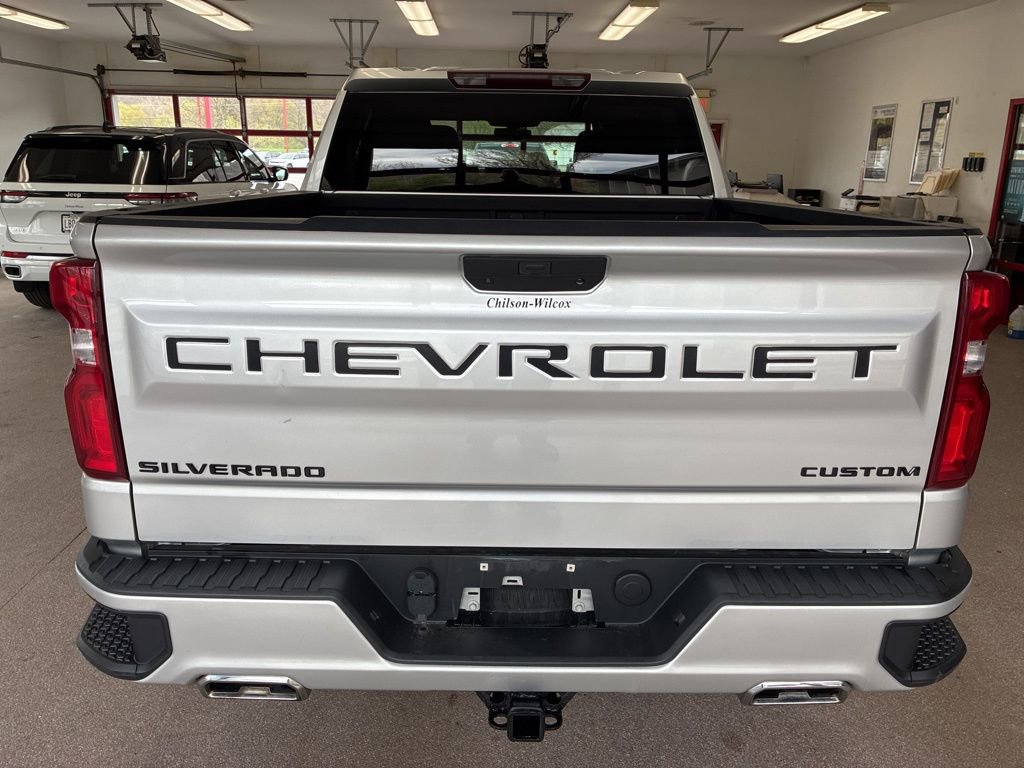 Used 2020 Chevrolet Silverado 1500 Custom w/ Custom Value Package AWD/4WD image 11