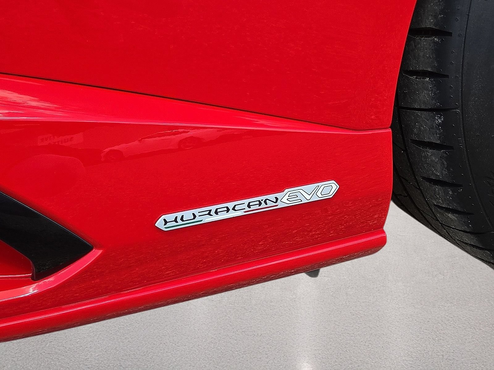 Used 2023 Lamborghini Huracan EVO AWD/4WD image 14