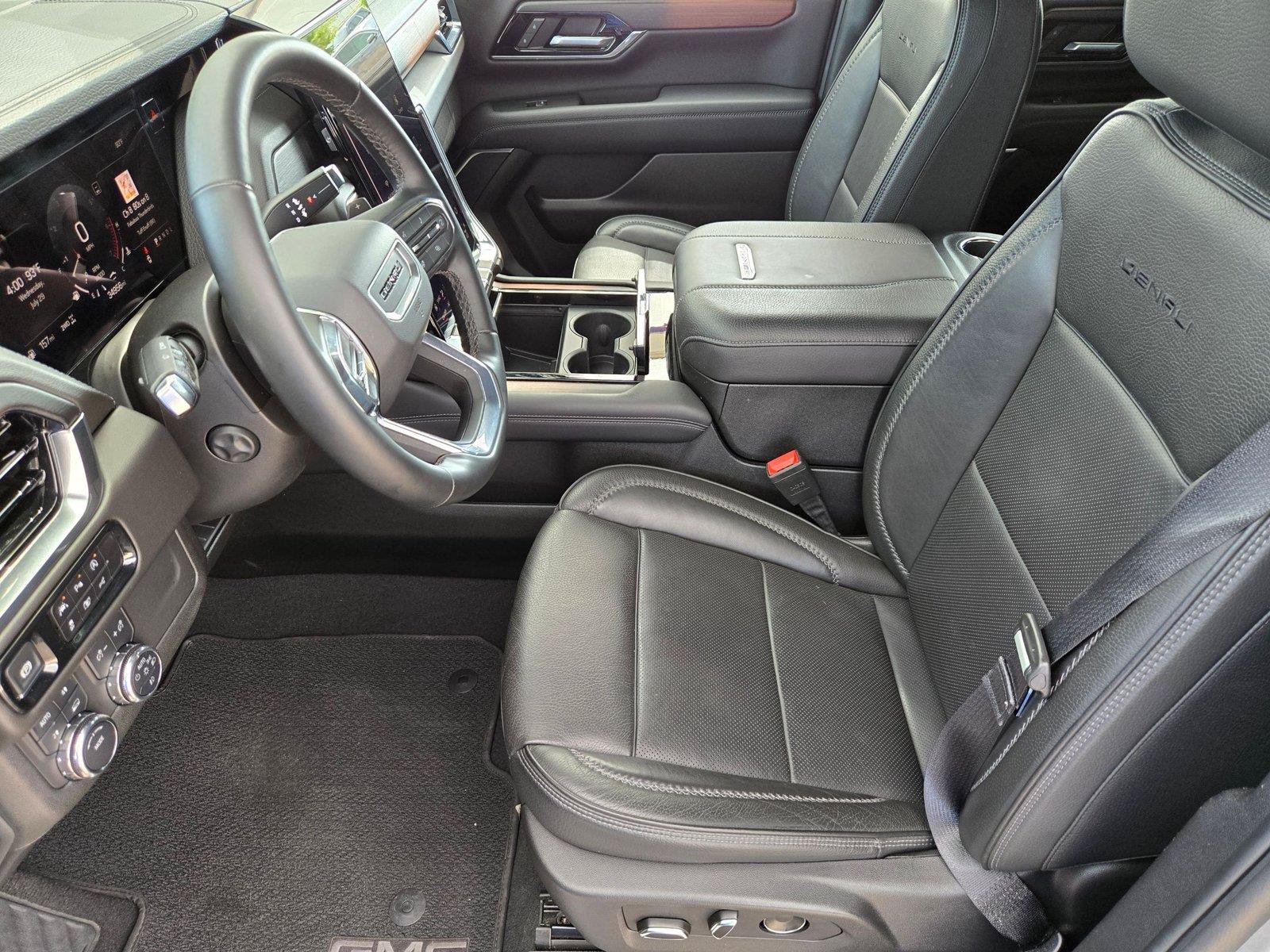 Used 2025 GMC Yukon Denali AWD/4WD image 10