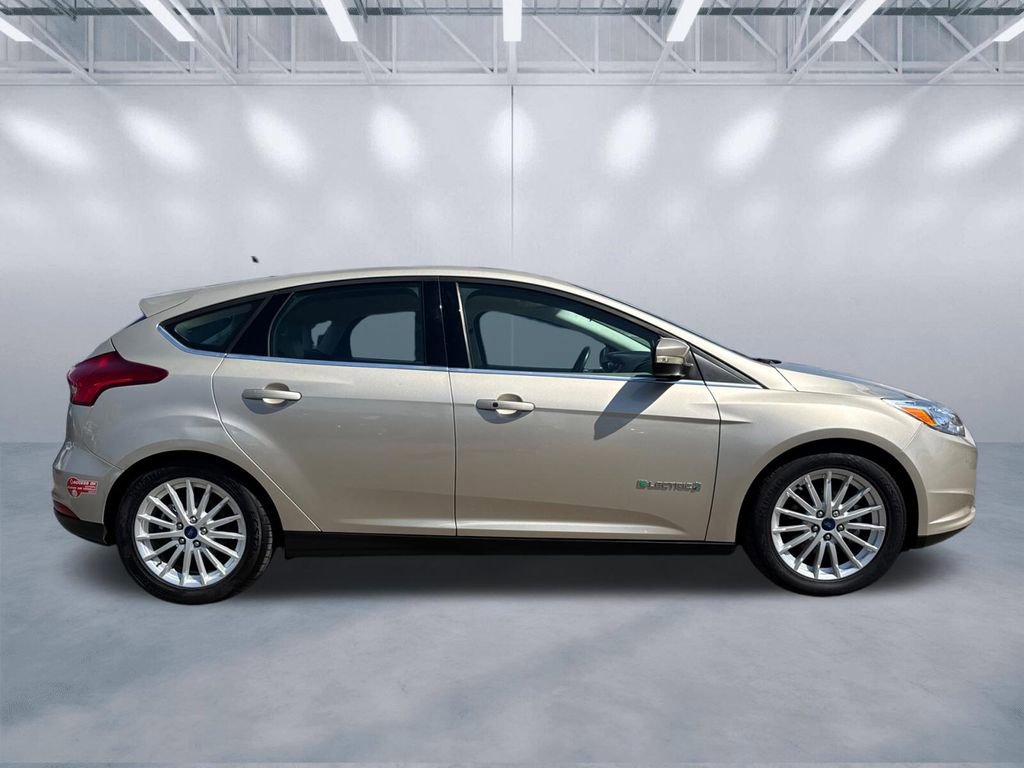Used 2017 Ford Focus Electric Hatchback image 3