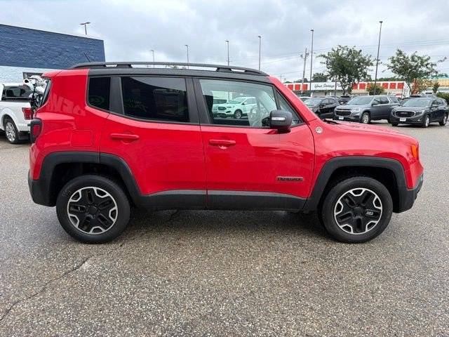 Used 2015 Jeep Renegade Trailhawk AWD/4WD image 6