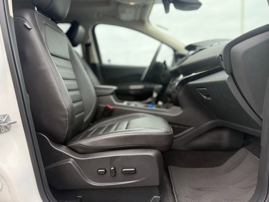 Used 2018 Ford Escape Titanium w/ Ford Safe & Smart Package image 20