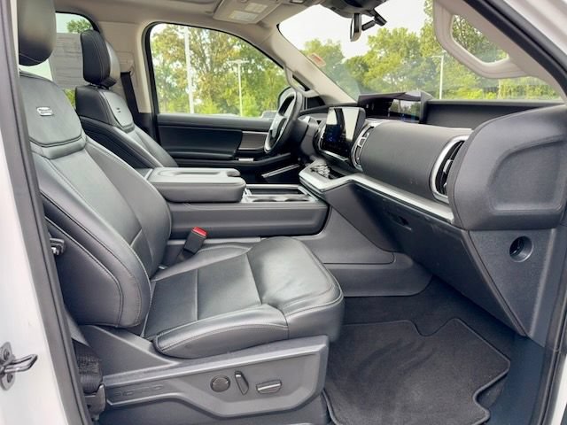 Used 2025 Ford Expedition Max Platinum AWD/4WD image 8