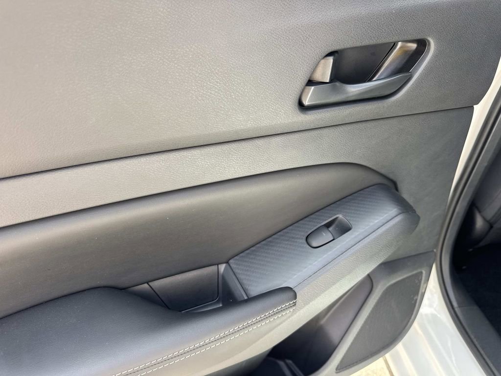 Used 2025 Nissan Altima 2.5 SV FWD image 30