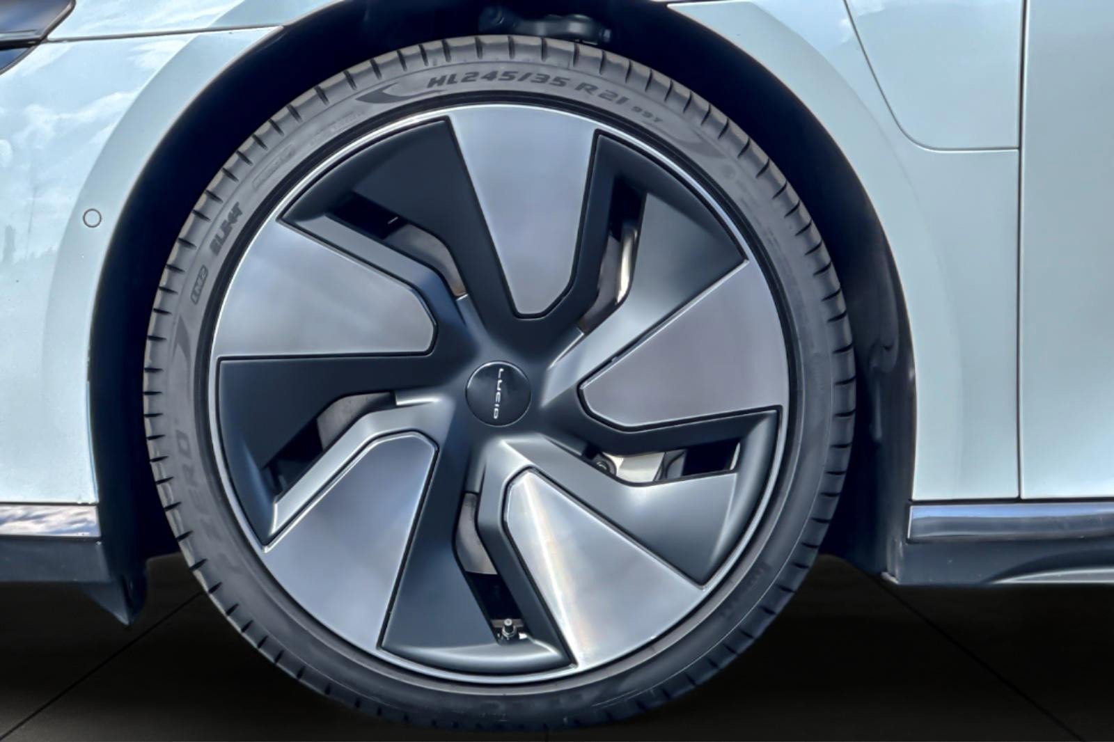 Used 2024 Lucid Air Touring image 24