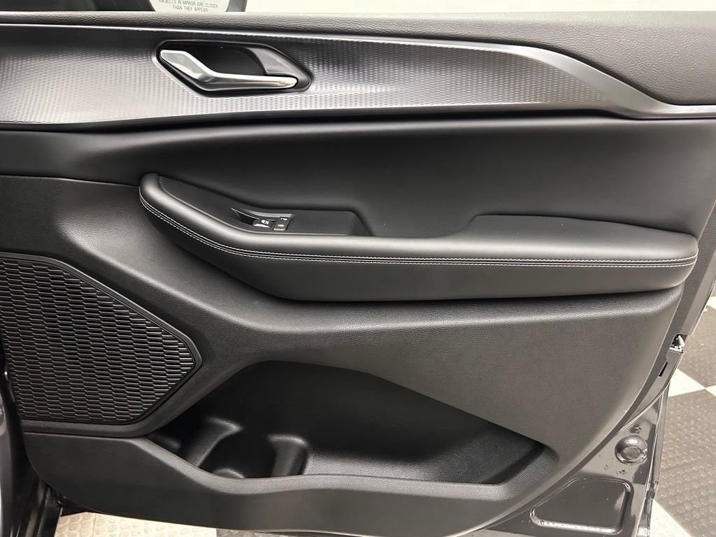 New 2026 Jeep Grand Cherokee L 4WD image 15
