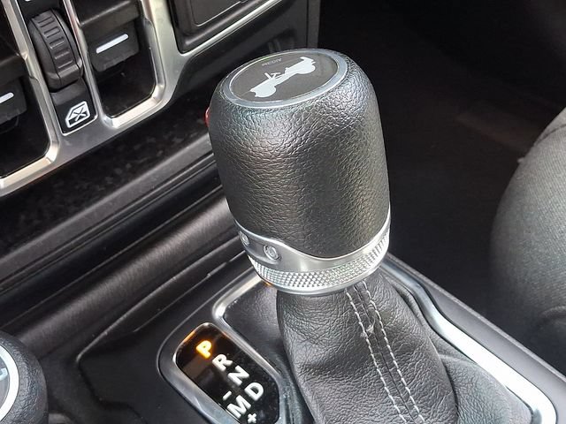 Used 2024 Jeep Wrangler Unlimited Sahara AWD/4WD image 14