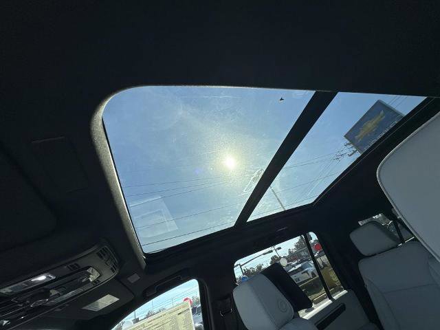 New 2026 Chevrolet Suburban Premier image 20