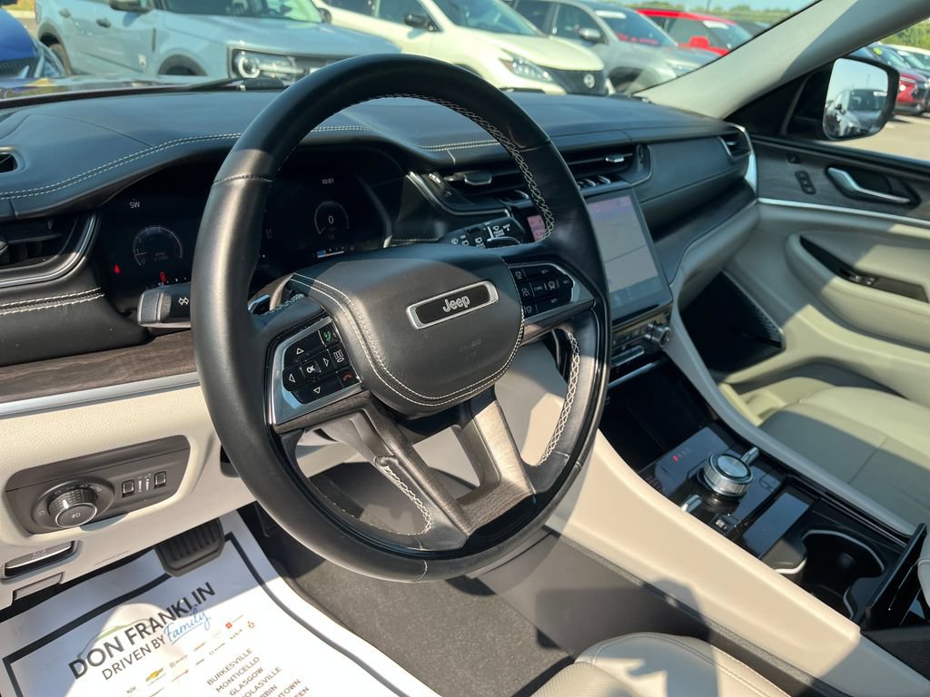 Used 2022 Jeep Grand Cherokee L Overland w/ Advanced Protech Group III AWD/4WD image 14