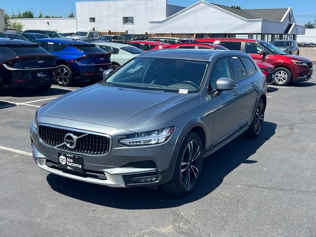 Used 2018 Volvo V90 T5 Cross Country w/ Convenience Package AWD/4WD image 3