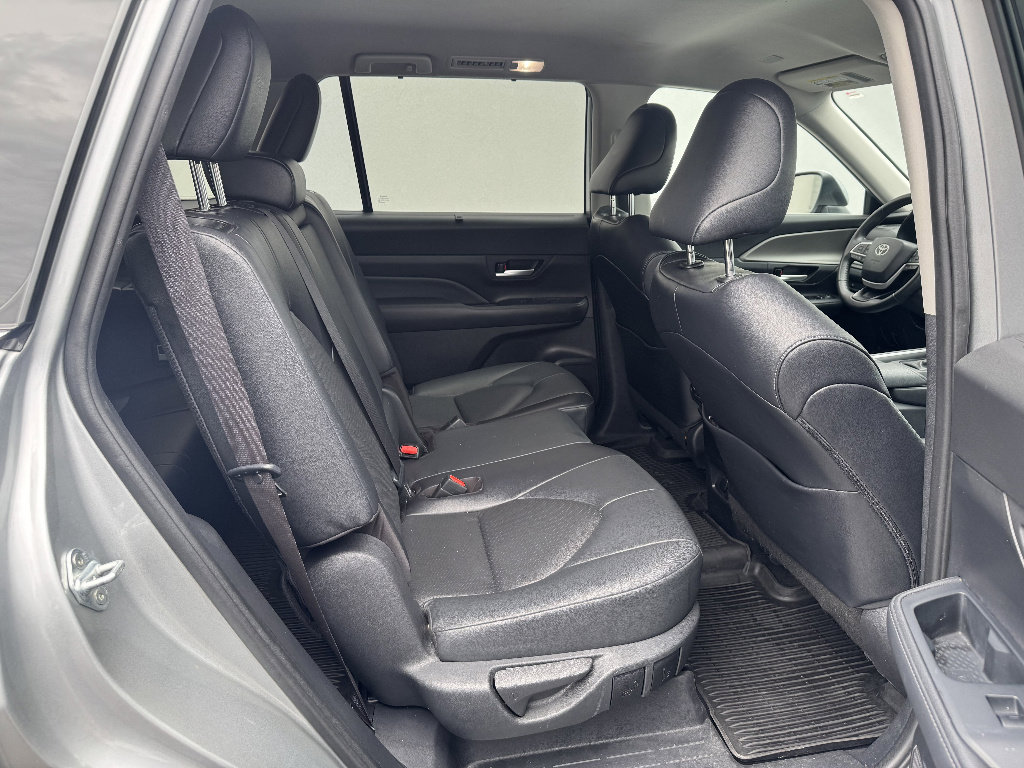 Used 2024 Toyota Grand Highlander XLE image 13
