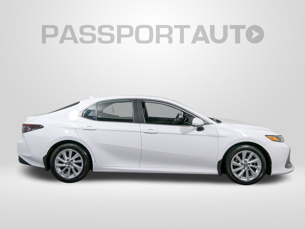 Used 2021 Toyota Camry LE image 7