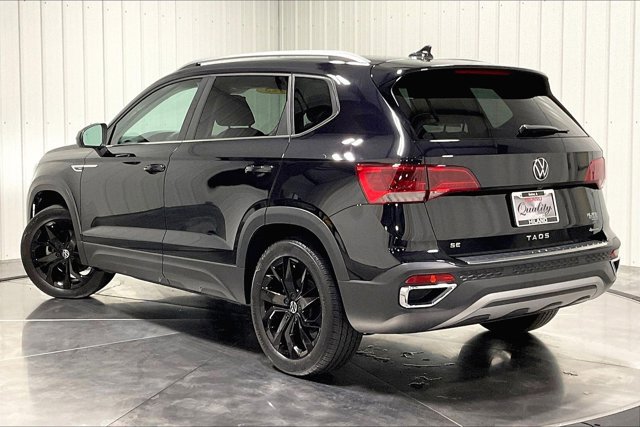 Used 2023 Volkswagen Taos SE w/ Panoramic Sunroof Package AWD/4WD image 12
