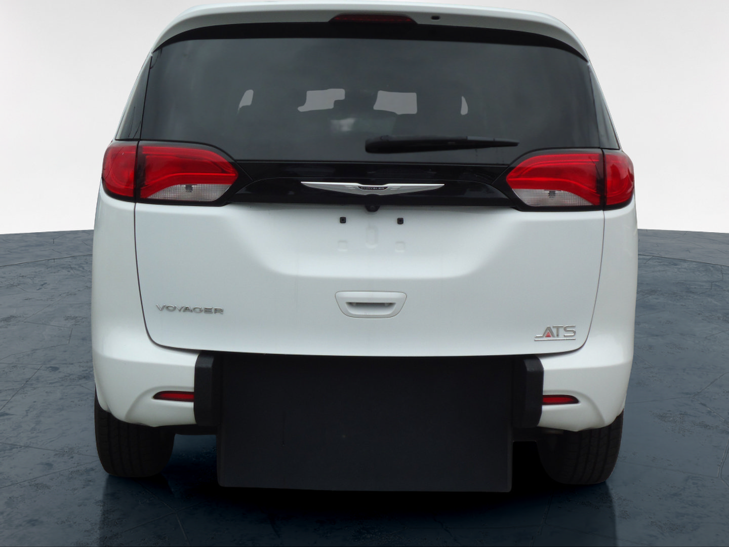Used 2023 Chrysler Voyager LX FWD image 9