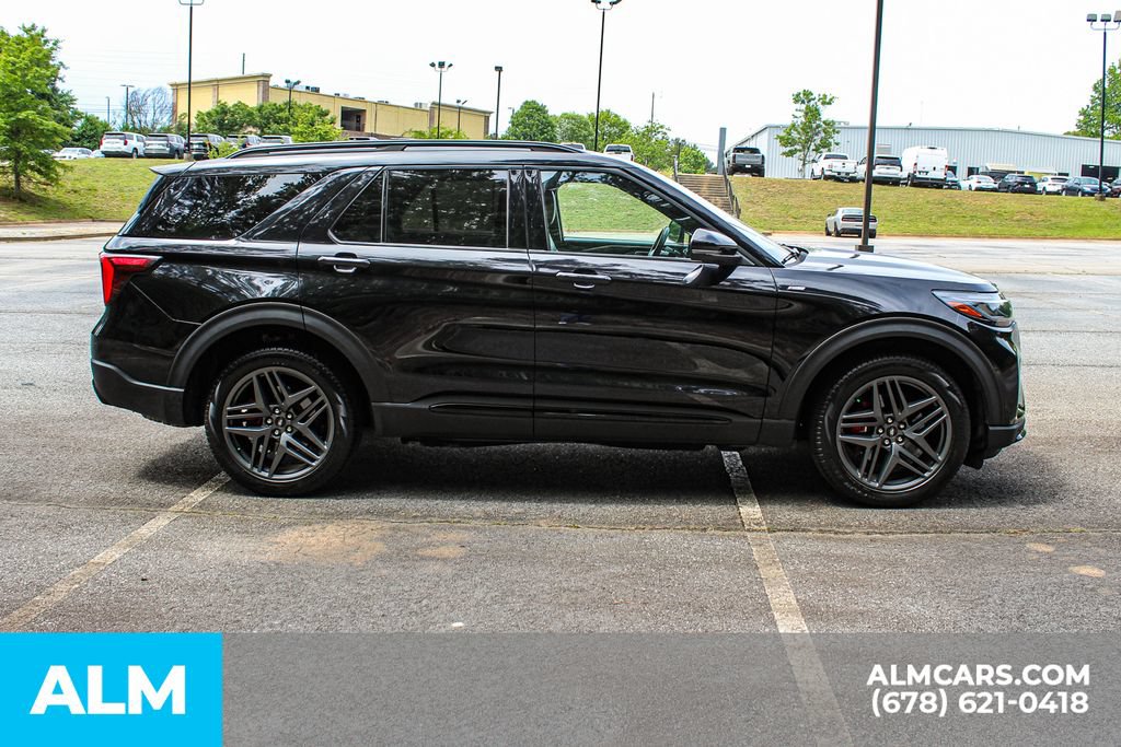 Used 2025 Ford Explorer ST-Line w/ ST-Line Street Pack AWD/4WD image 8