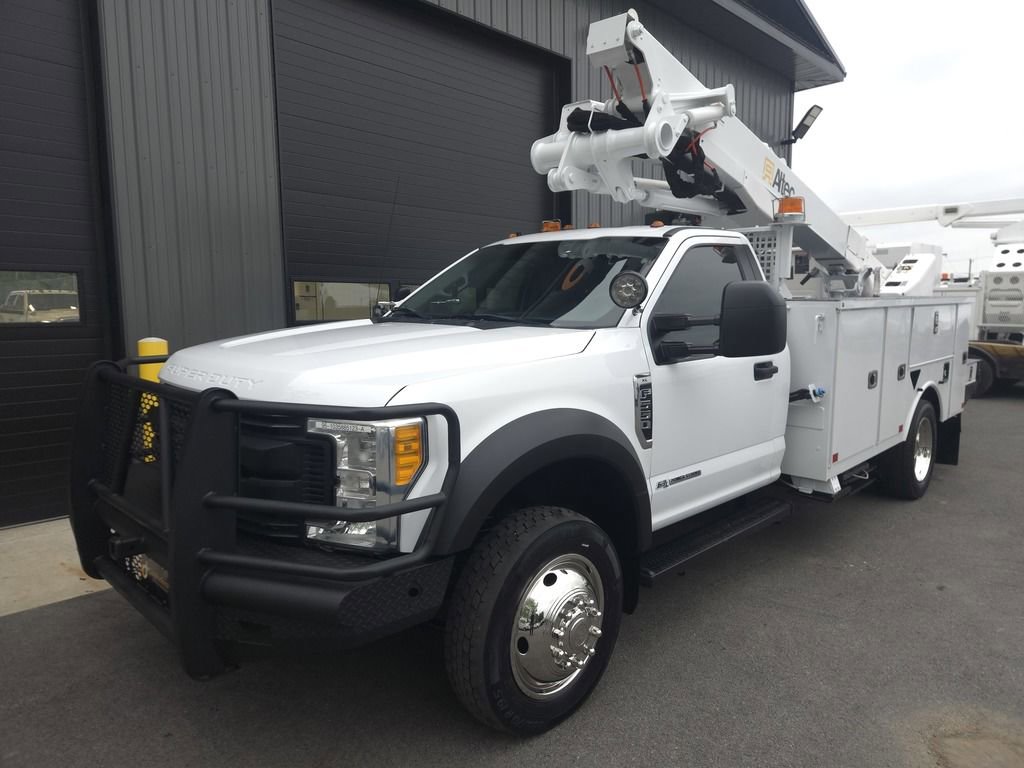 Used 2017 Ford F550 image 3