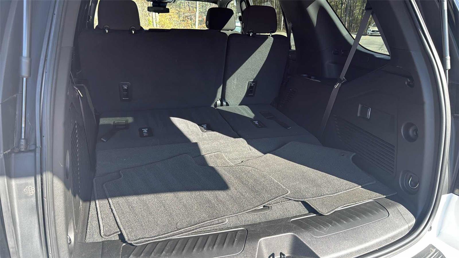 Used 2023 Chevrolet Tahoe LS image 30