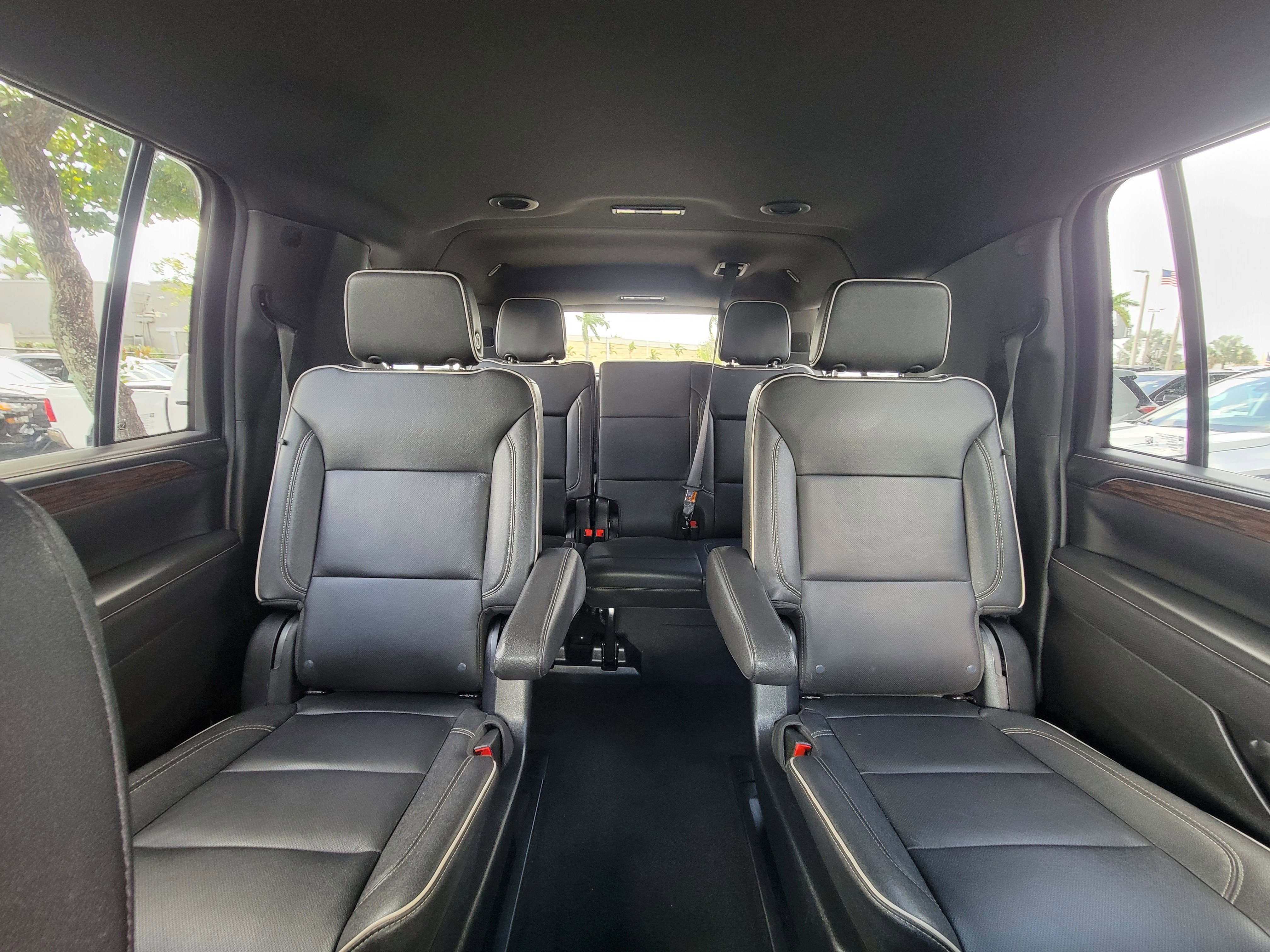 Used 2023 Chevrolet Suburban Premier image 16