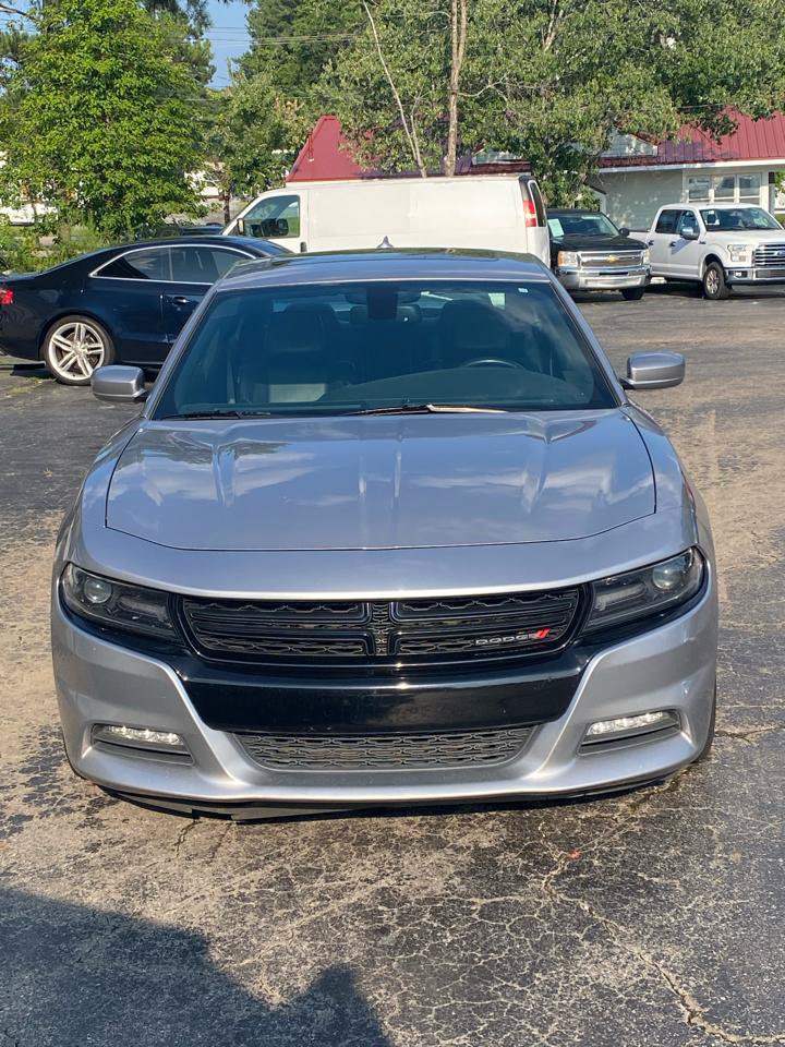 Used 2015 Dodge Charger R/T w/ Plus Group RWD image 2
