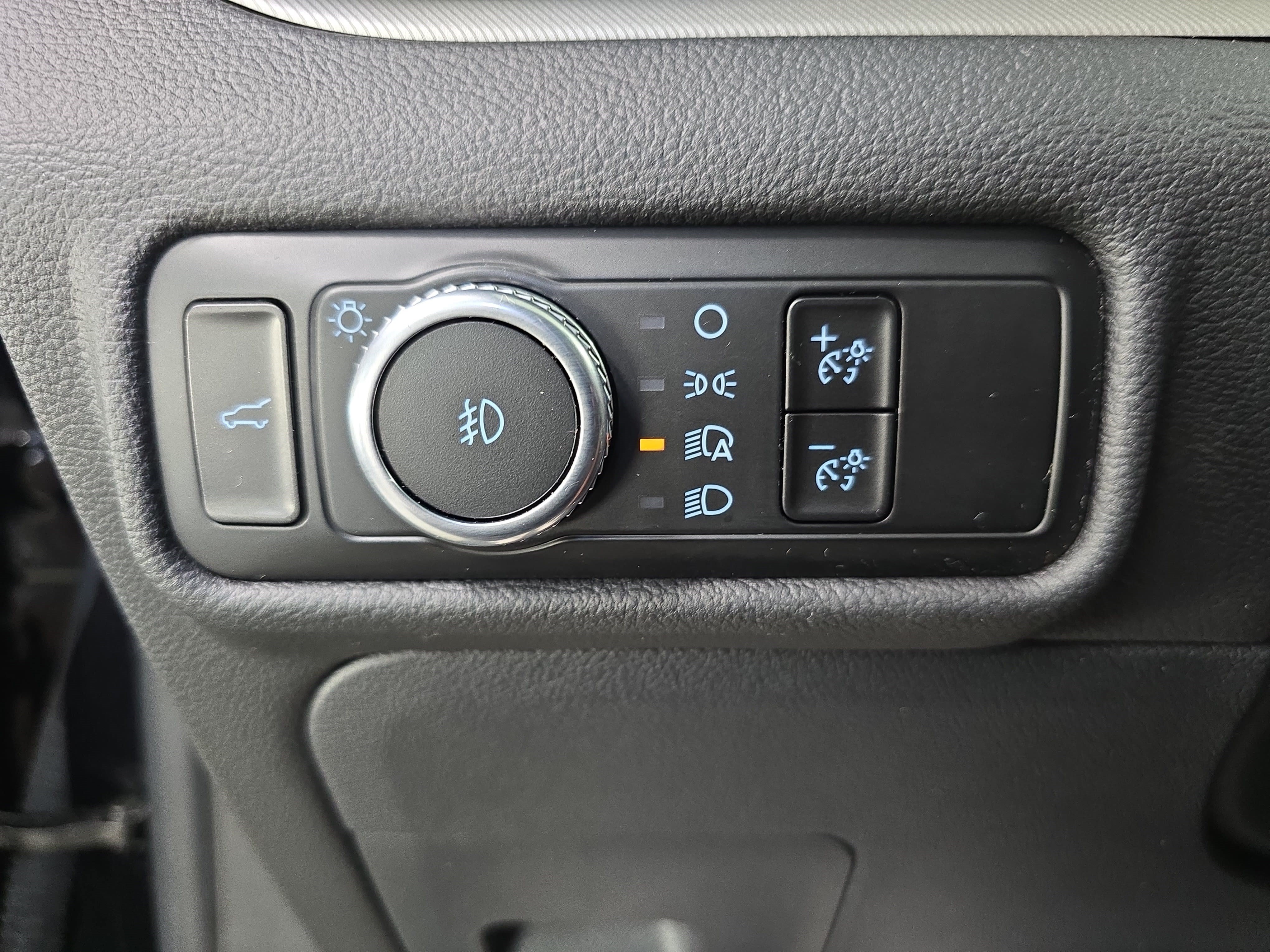 Used 2023 Ford Explorer XLT w/ Equipment Group 202A RWD image 26