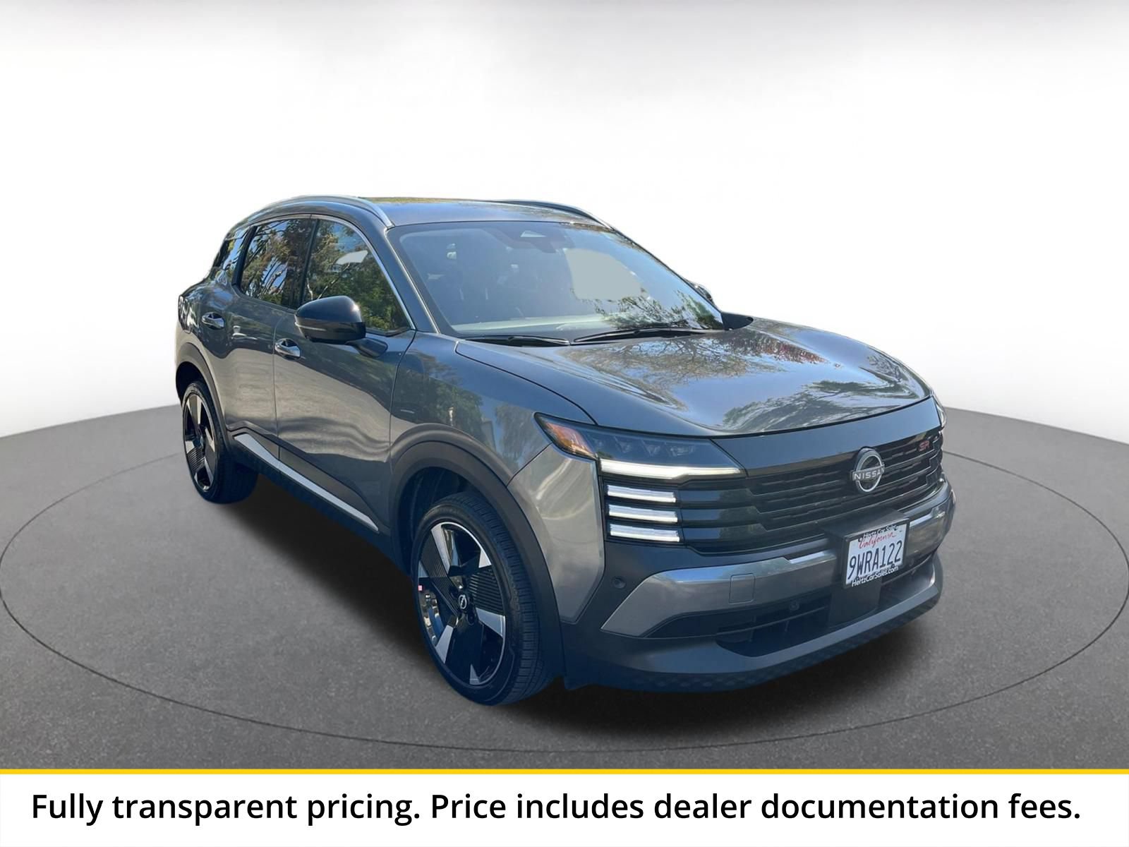 Used 2026 Nissan Kicks SR AWD/4WD image 1