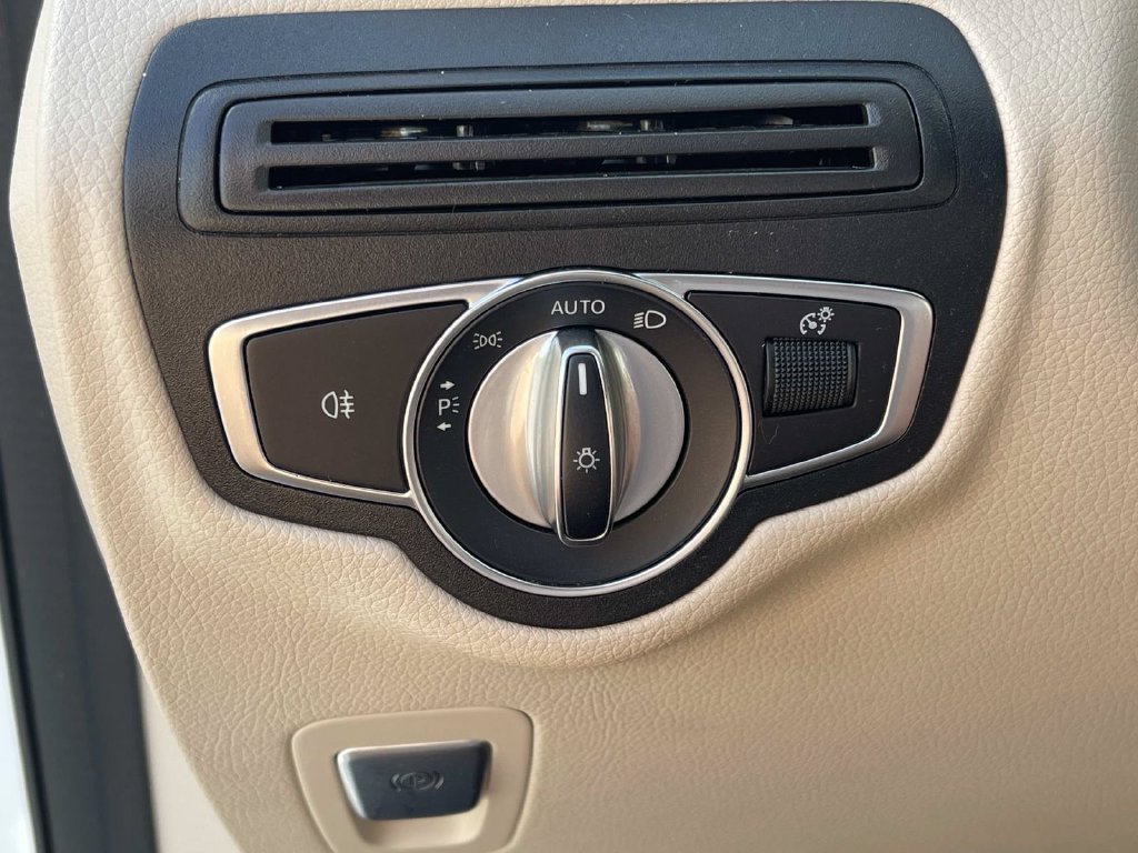 Used 2020 Mercedes-Benz GLC 300 image 37