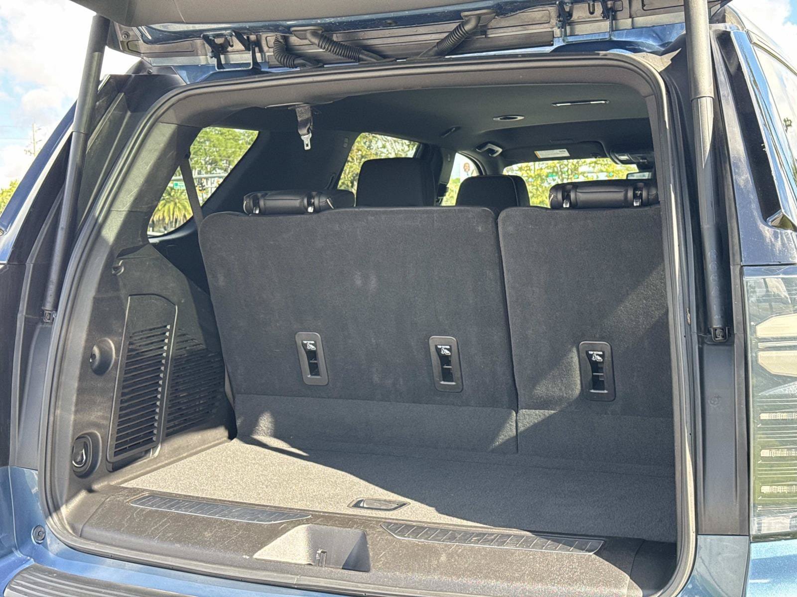 Used 2025 Chevrolet Tahoe Premier RWD image 27