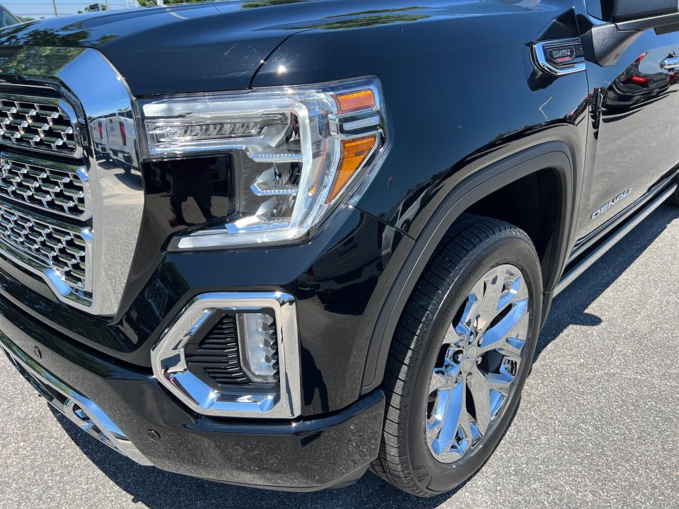 Used 2021 GMC Sierra 1500 Denali w/ Denali Ultimate Package AWD/4WD image 26