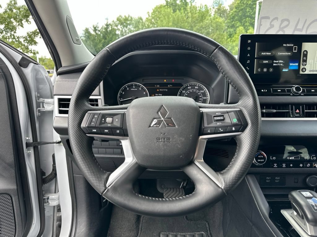Used 2025 Mitsubishi Outlander SE AWD/4WD image 43