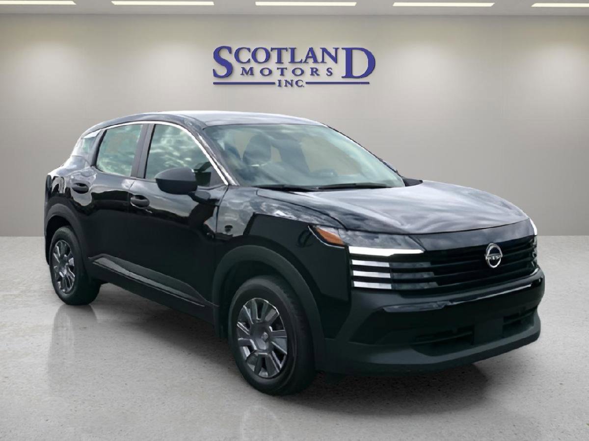 Used 2025 Nissan Kicks S AWD/4WD image 4
