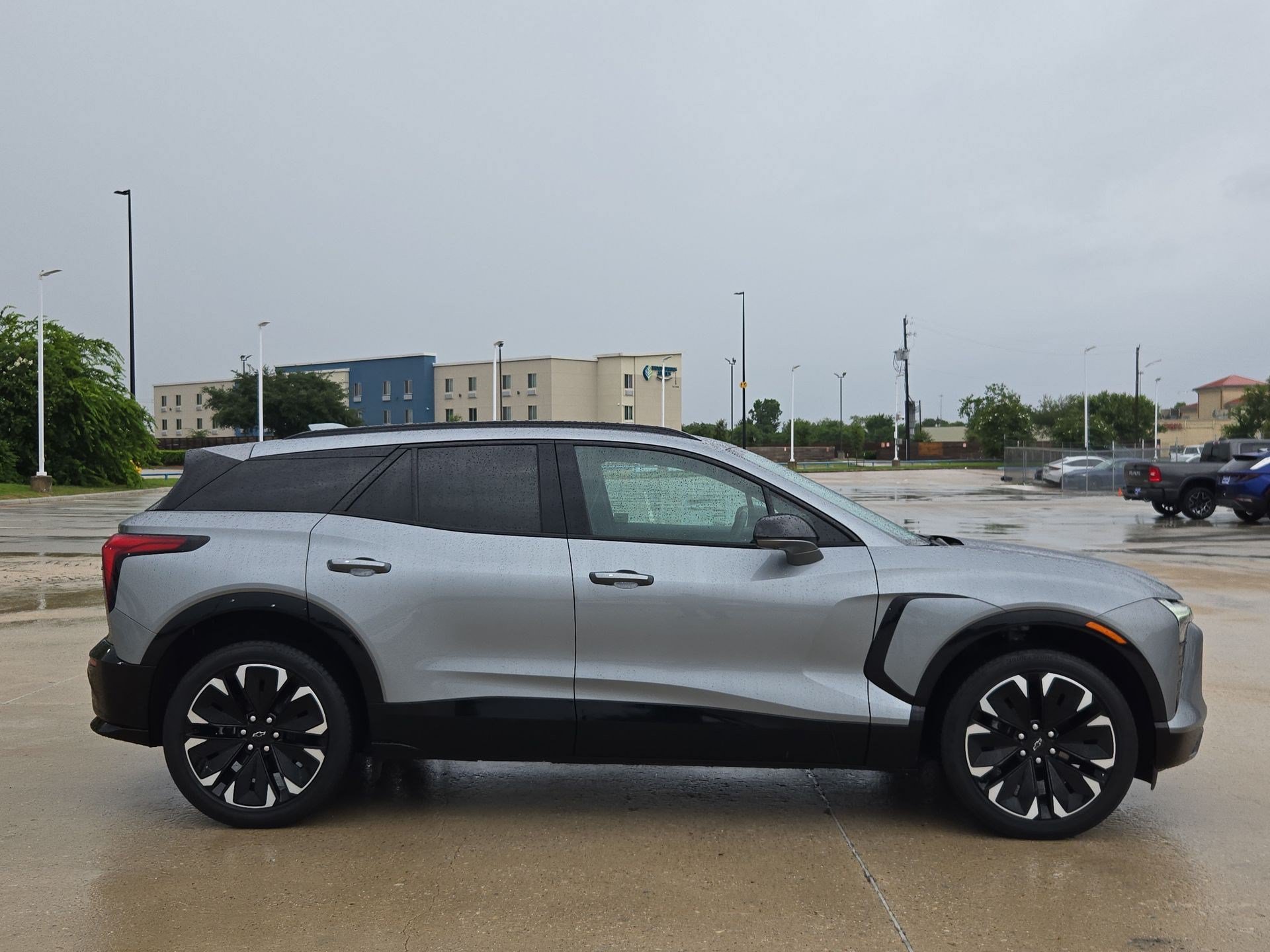 Used 2024 Chevrolet Blazer EV RS AWD/4WD image 2