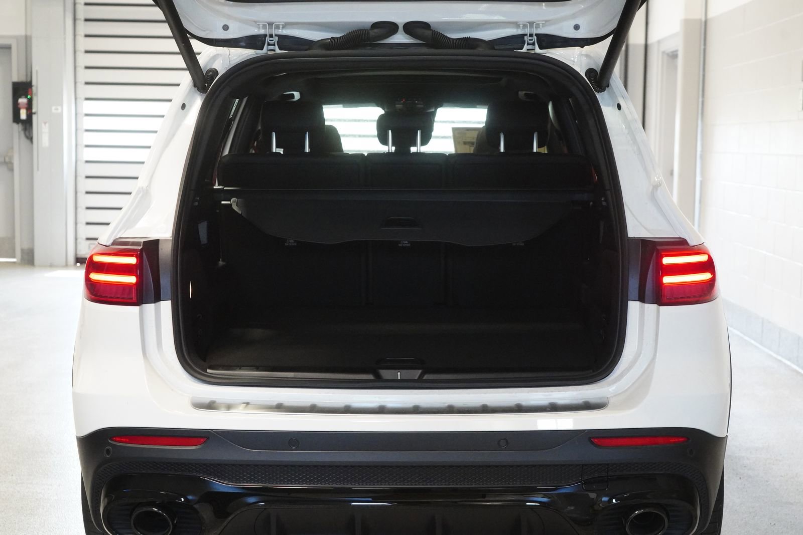 New 2026 Mercedes-Benz GLB 35 AMG 4MATIC image 35
