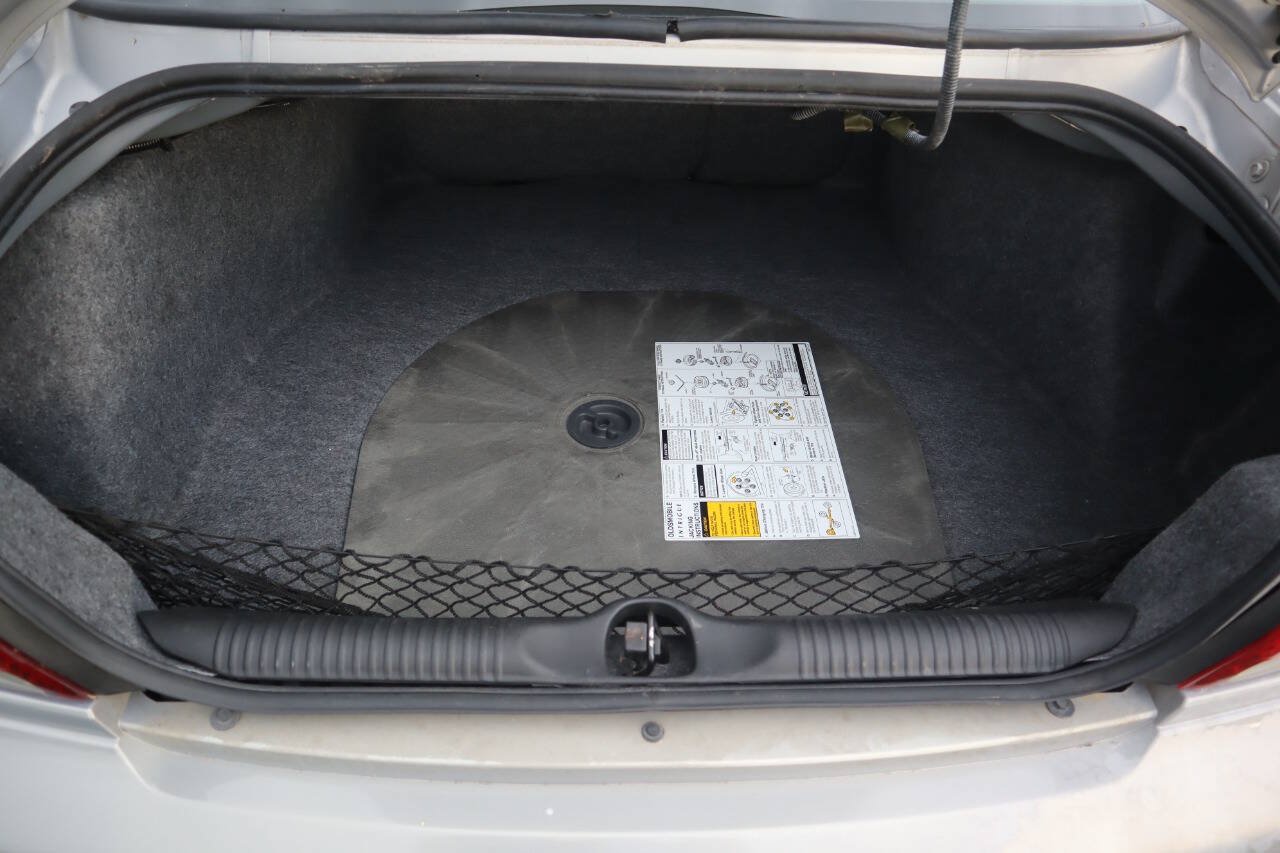 Used 1998 Oldsmobile Intrigue GL FWD image 19