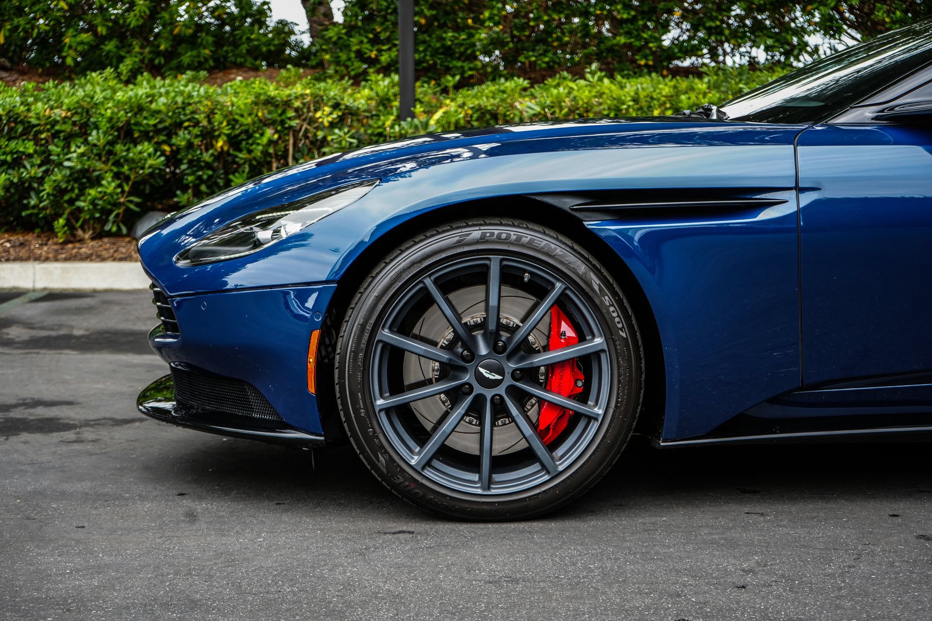 Used 2023 Aston Martin DB11 Volante RWD image 36
